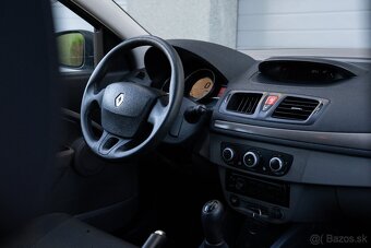 Renault Megane 1.6i M5 - 19