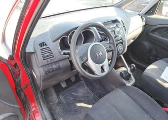 Kia Venga 1,4 i COOL benzín manuál 66 kw - 19
