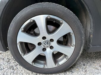 Volkswagen Touran 2.0 TDI Cross, Mesačne: 225€ - 19