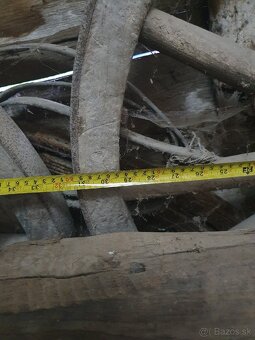 Predam 103 ročné drevene oje z voza z s kovanim z roku 1922. - 19