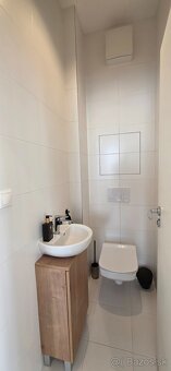 Luxusný zariadený 2 izbový byt Malinovo Tri vody - 19