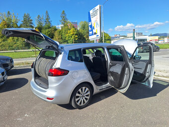 Opel Zafira Tourer 2.0 CDTi ECOTEC 130k Cosmo - 19