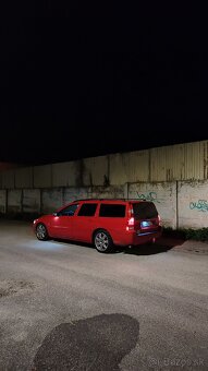 Volvo V70 P2 D5 120kw - 19
