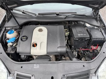 Volkswagen Golf 1.6 FSI Trendline - 19