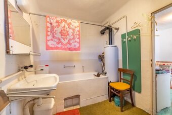 REZERVOVANÉ - VEĽKÝ POZEMOK so záhradou, RODINNÝ DOM S PRÍST - 19