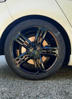 Predám  Volkswagen Golf 2.0 TFSI 270k R 4-Motion - 19