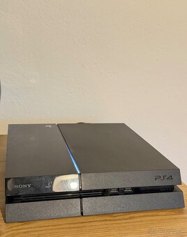 PS4 500GB , ovládače , hry , PS4 kamera , slúchadlá A ĎALŠIE - 19