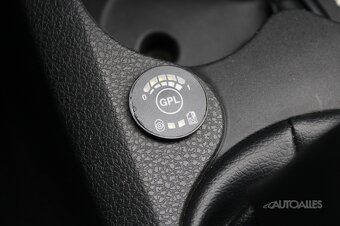 Dacia Logan MCV 1,2 i 55 kW - 19