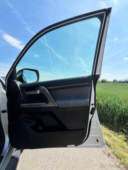 Toyota Land Cruiser 4.5 D4-D 210 kW, LUX 7-miestne SUV - 19
