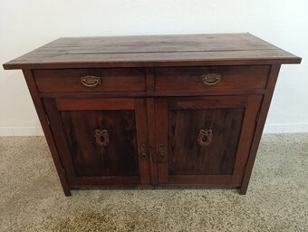 Starožitná komoda, nábytek z masívu, Nábytek s příběhem - 19