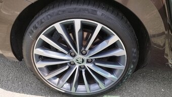 ŠKODA SUPERB 2.0TDI 140KW LAURIN&KLEMENT MODEL 2020 - 19