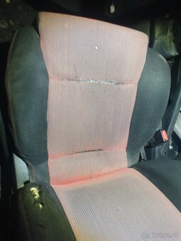 Rozpredam Golf 4 1,6 benzin 74kw - 19