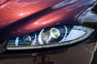 Jaguar XF 2.2D Premium Luxury - 19