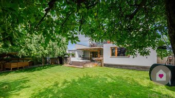 MA/ZOHOR - Rodinný dom s 2 bytovými jednotkami a 3 garážami - 19