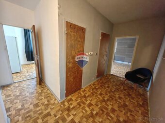 Predaj 3 izbový byt, čiastočne zrekonštruovaný, 72m2, centr - 19