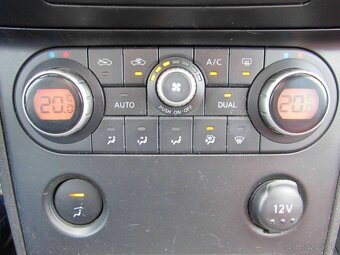 Nissan Qashqai 2.0 dCi Acenta 4x2 - splátka 105,-€ - 19