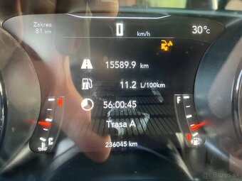Dodge Challenger 5,7 HEMI — rok 2017 — 276 kW — manuál - 19