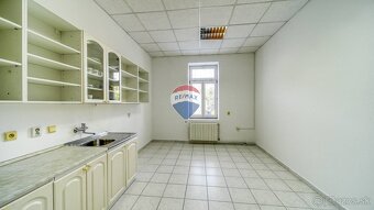 Administratívne priestory na prenájom v reprezentatívnej bud - 19