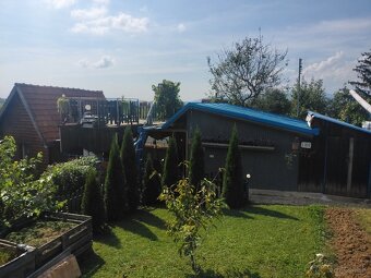 Záhrada s chatou Prievidza - 19