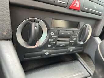 Audi A3 2.0 103kwQUATTRO2-zonová klima - 19