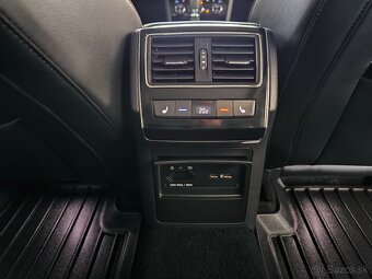 Škoda Superb Combi Scout 2.0 TDI 4x4 Panorama,Dsg, Webasto - 19