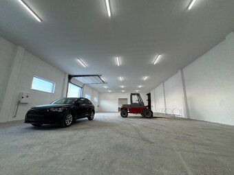 Exkluzívna murovaná hala na predaj / prenájom v KN 850m², v - 19