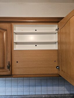 Masívna kuchynská linka z Nemecka so spotrebičmi - 19