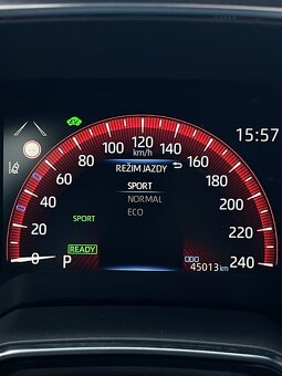 Toyota Corolla Combi 1.8 HEV Comfort AT - 19