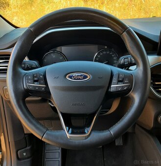 Predám  Ford Kuga 2.5 Duratec PHEV 225k Titanium CVT - 19