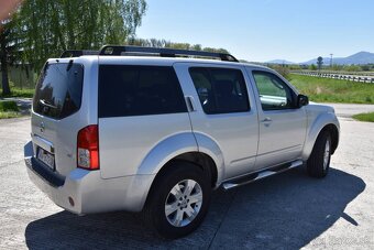Nissan Pathfinder 2.5 dCi terénne - 19