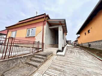 Na predaj- 3i dom s terasou a záhradou N. Zámky /20 km/ - 19