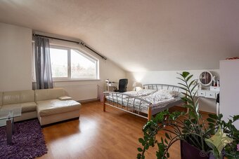 Na predaj dvojgeneračný rodinný dom v tichej lokalite v LC - 19