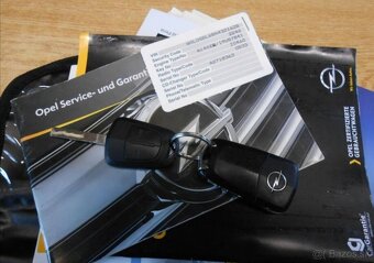 Opel Corsa 1,4 64 kW KLIMA Serviska benzín - 19