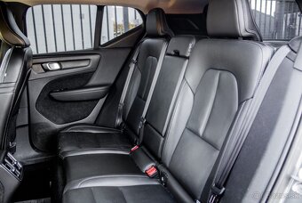 Volvo XC40 D4 Momentum AWD A/T - 19