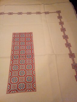 Ručne vyšívané obrusy 2 - 19