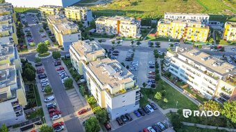 PREDANÉ | Priestranný 2i byt s parkovaním v súkromnom areáli - 19