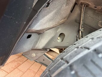 JEEP GRAND CHEROKEE 5,2i - 19