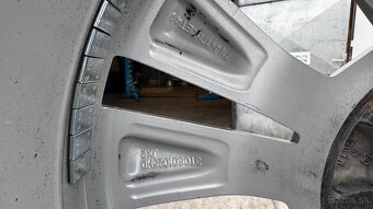 Škoda Superb letne kolesa 225/45R17 - 19