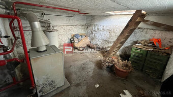 Na predaj starší rodinný dom s rozľahlým pozemkom Vydrany - 19