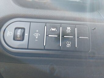 KIA Ceed SW 1,5 T-GDi 6M GOLD GOLD+ 2022 - 19