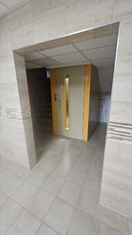 Predám priestranný 2izb. byt - 19
