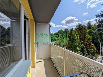 REZERVOVANÉ - Predaj, veľký zrekonštruovaný 3 izbový byt - T - 19