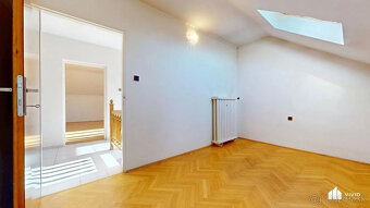 Trojpodlažný 6i rodinný dom, garáž, veľký pozemok, zastavaná - 19