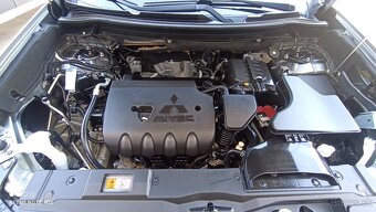 MITSUBISHI OUTLANDER  2,0  MIVEC 4WD CVT SPIRIT - 19