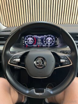 Škoda Superb Combi 2.0 TDI SCR Live - 19