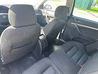Škoda Octavia Combi 2.0TDI - 19