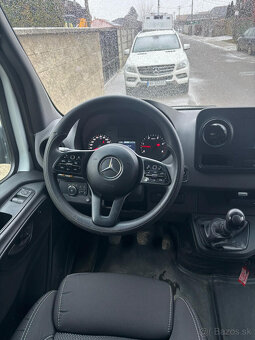 Mercedes-Benz Sprinter 519 - mini ťahač so spaním - 19