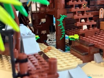 LEGO IDEAS 21322 2x - 19