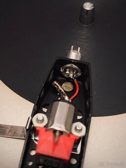 gramofón TESLA NC 440 - 19