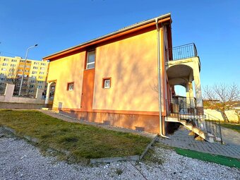 NA PREDAJ VEĽKÝ, PRIESTRANNÝ RODINNÝ DOM, PRIEVIDZA - 19